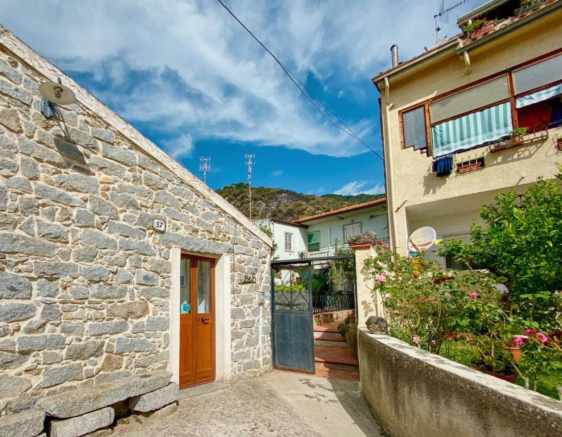 Bed and Breakfast Domos Antigas Bottidda Zewnętrze zdjęcie