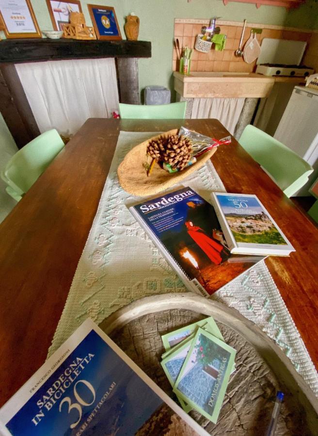 Bed and Breakfast Domos Antigas Bottidda Zewnętrze zdjęcie