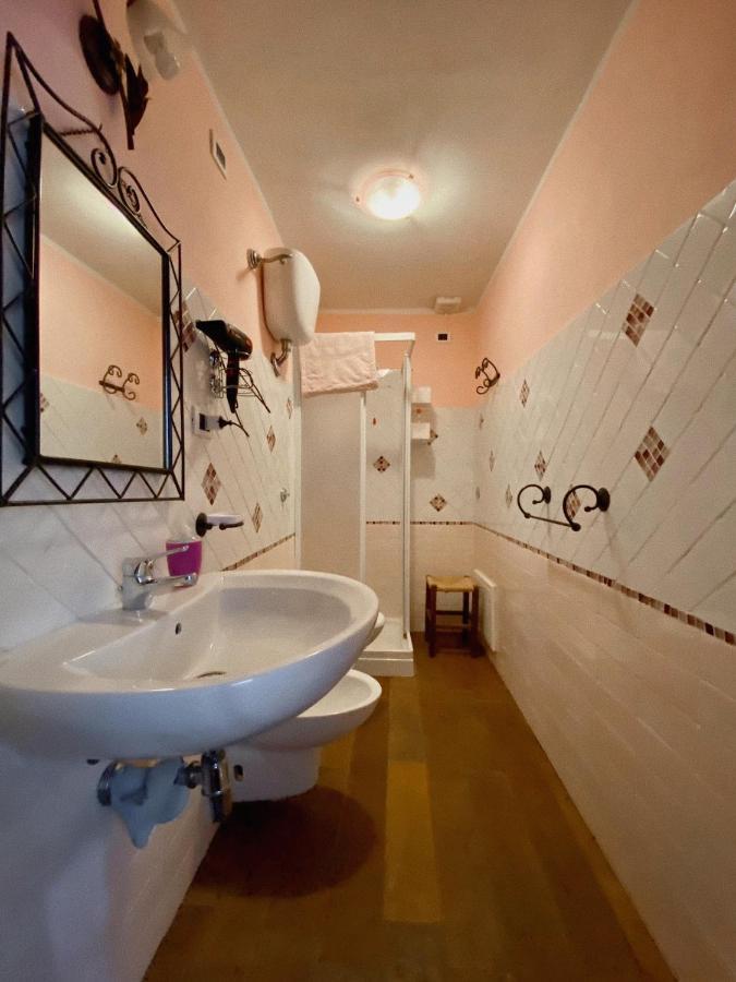 Bed and Breakfast Domos Antigas Bottidda Zewnętrze zdjęcie